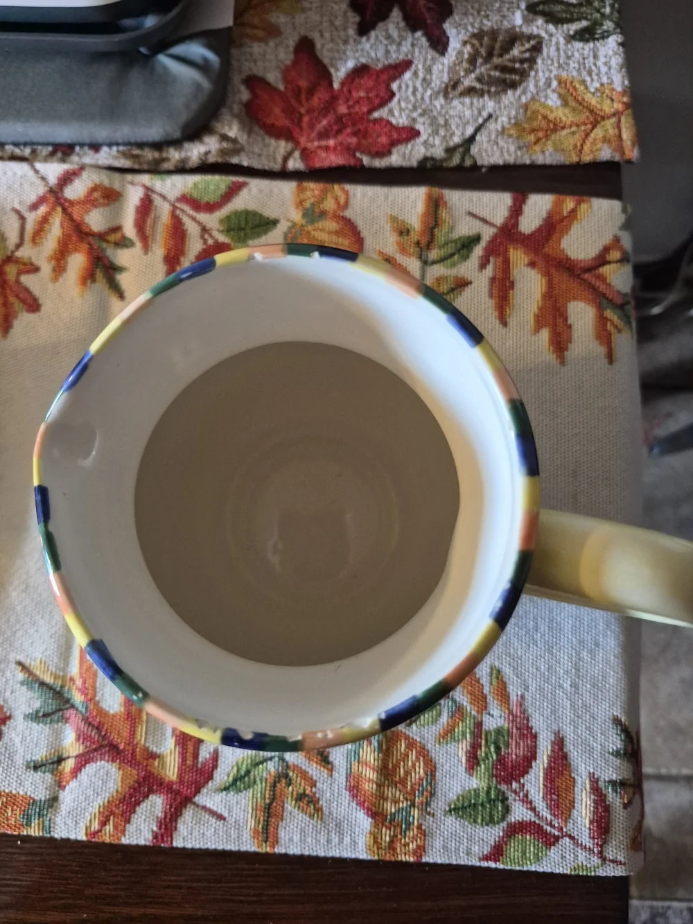 Inspirado yellow ceramic